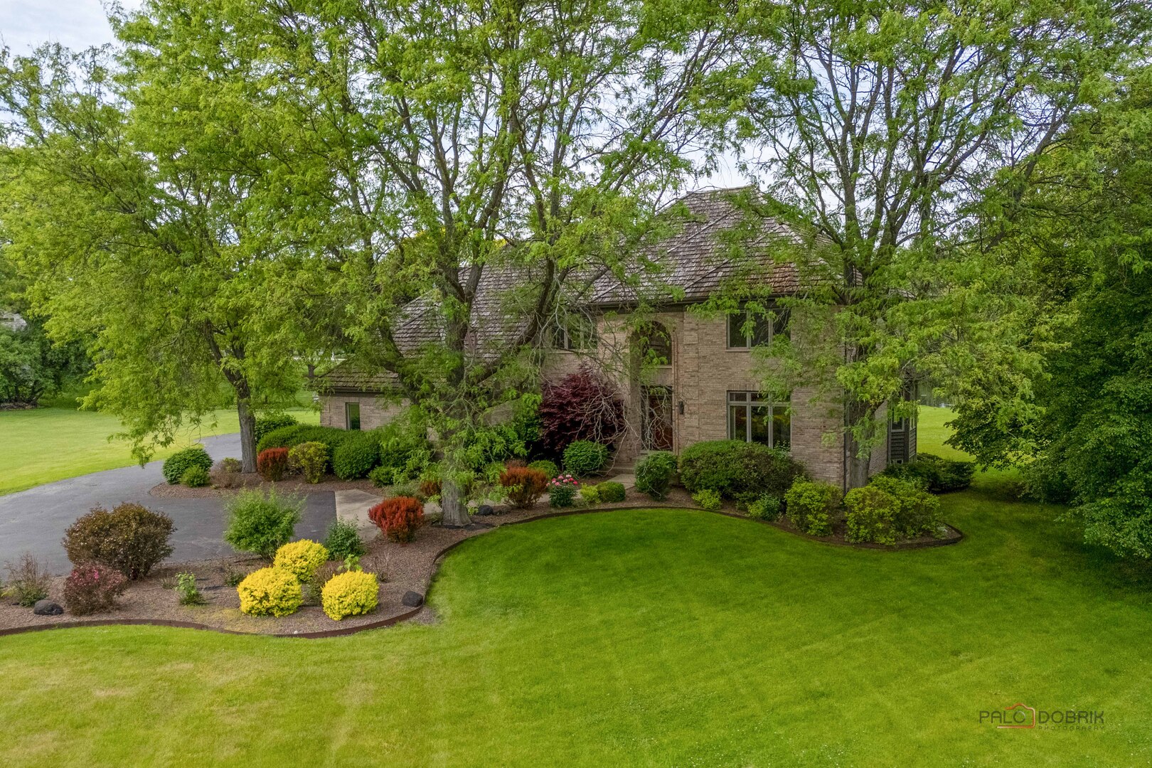 5420 Belmont Court, Libertyville, IL 60048