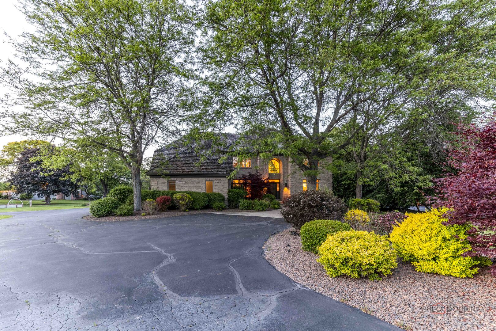 5420 Belmont Court, Libertyville, IL 60048