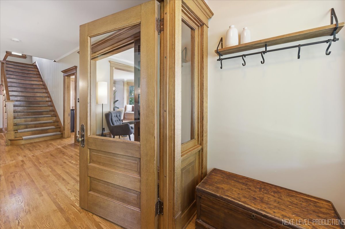 132 S Wright Street, Naperville, IL 60540