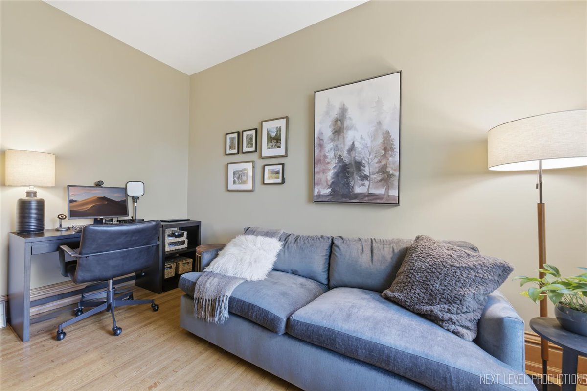 132 S Wright Street, Naperville, IL 60540