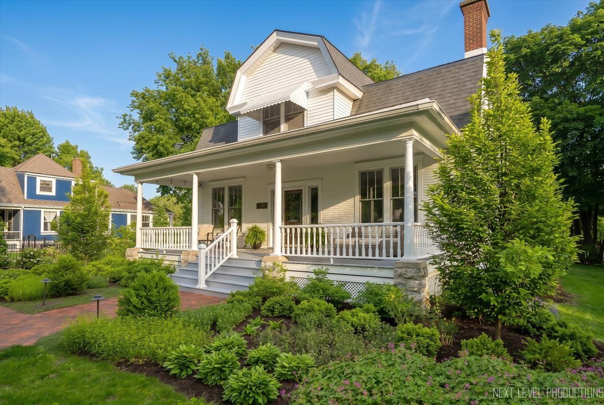 132 S Wright Street, Naperville, IL 60540