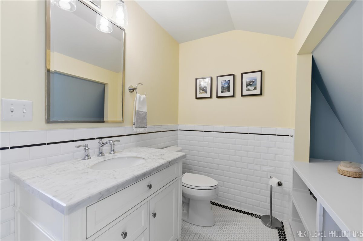 132 S Wright Street, Naperville, IL 60540
