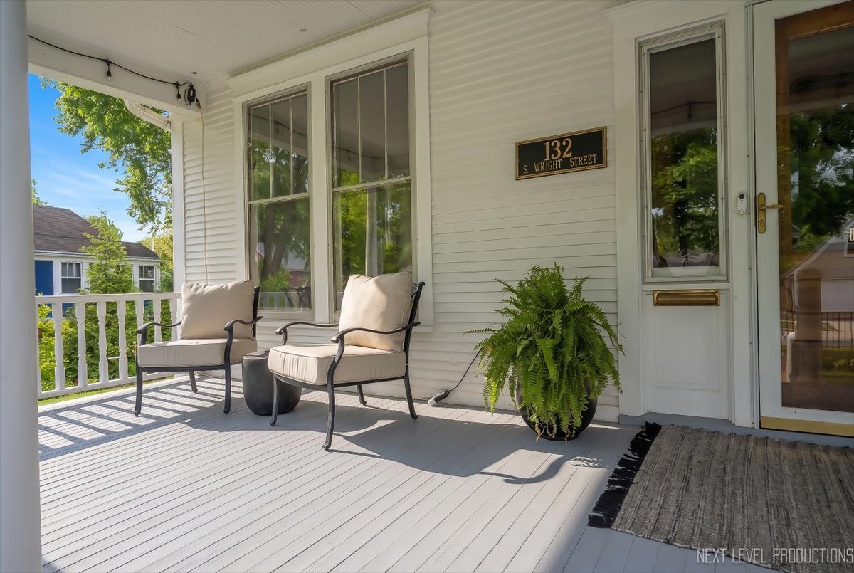 132 S Wright Street, Naperville, IL 60540