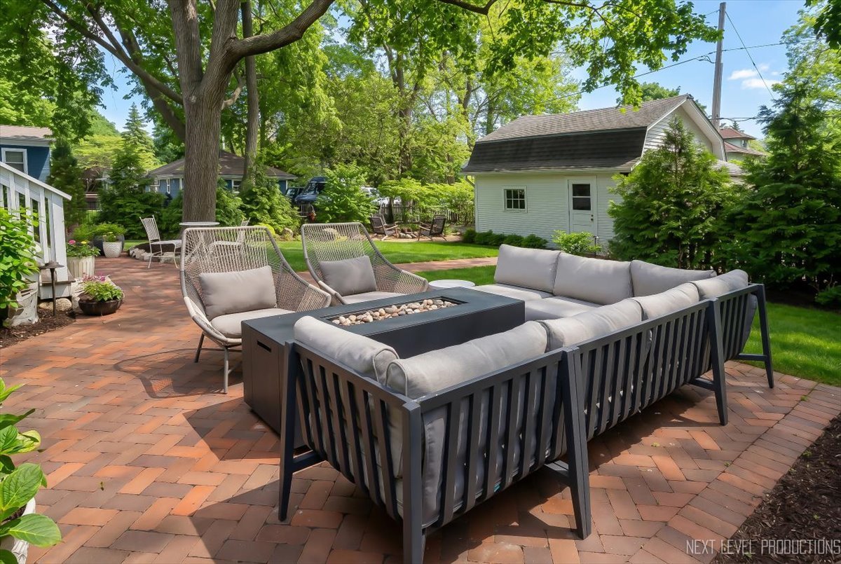 132 S Wright Street, Naperville, IL 60540