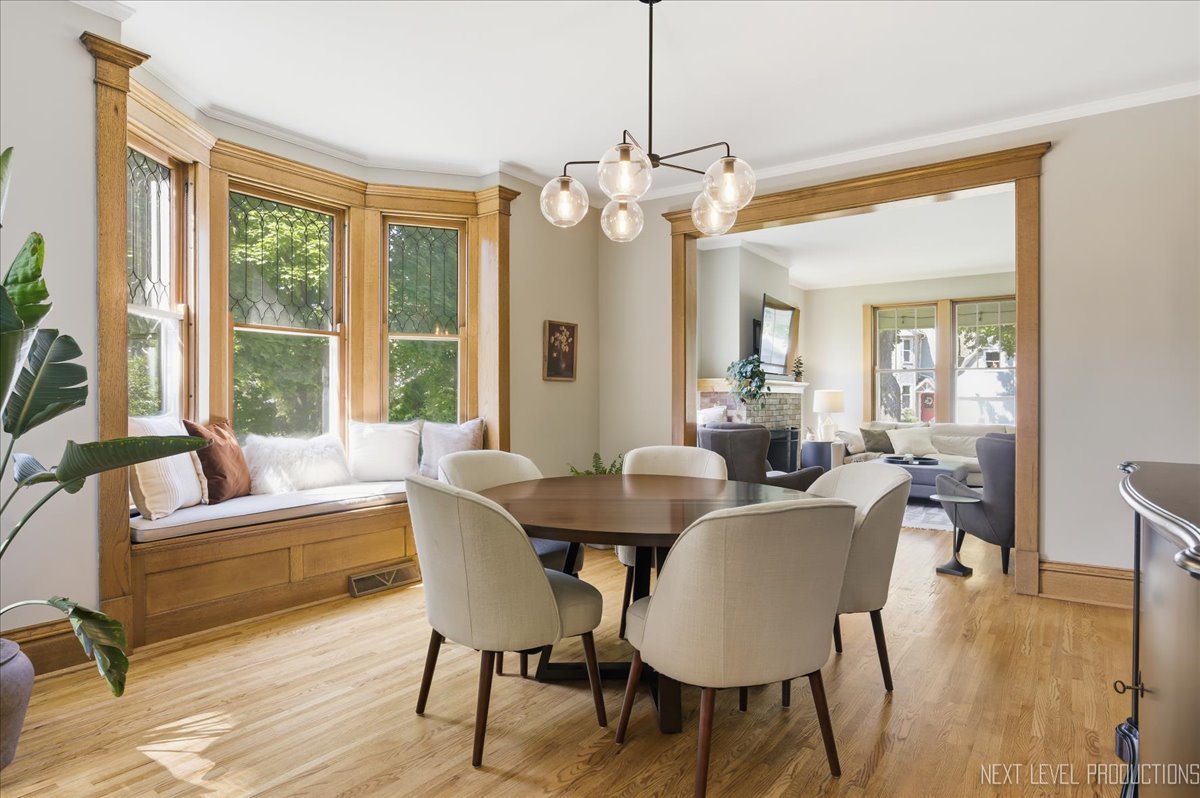 132 S Wright Street, Naperville, IL 60540