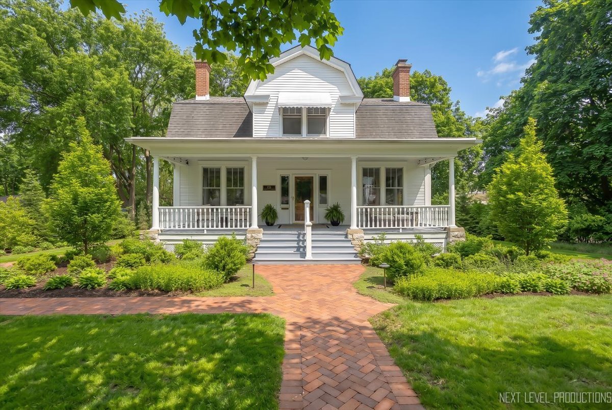 132 S Wright Street, Naperville, IL 60540