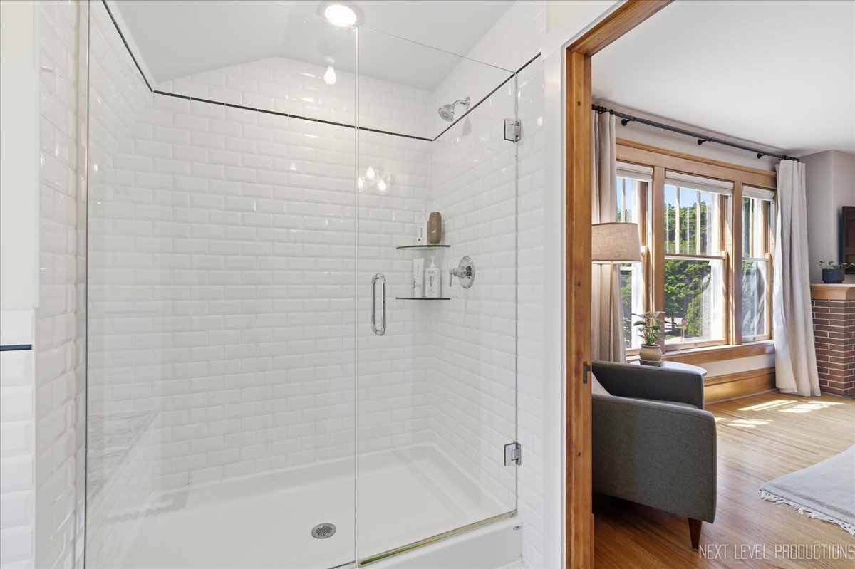 132 S Wright Street, Naperville, IL 60540