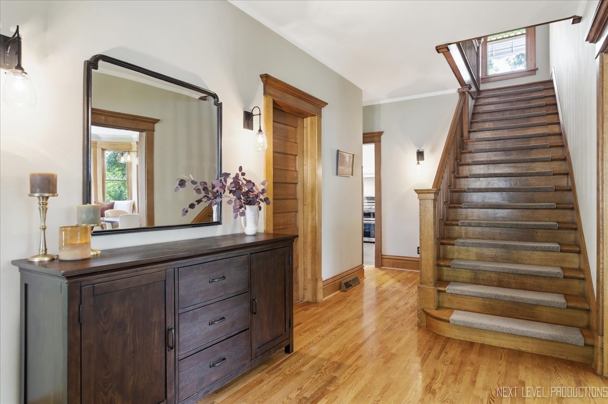 132 S Wright Street, Naperville, IL 60540