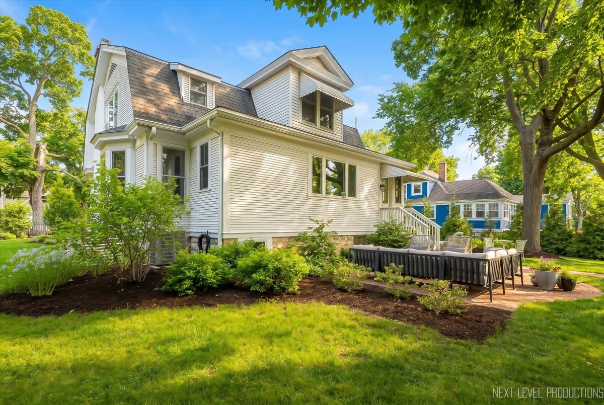 132 S Wright Street, Naperville, IL 60540