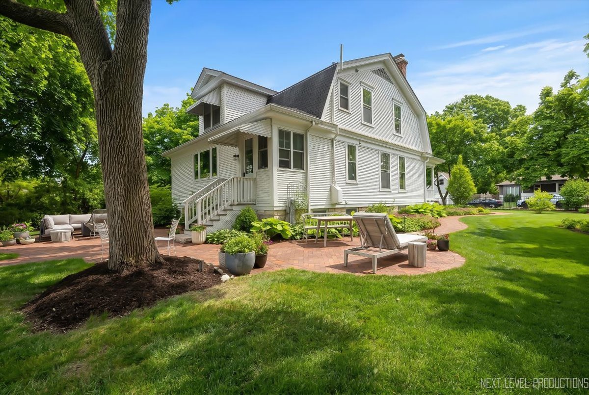 132 S Wright Street, Naperville, IL 60540