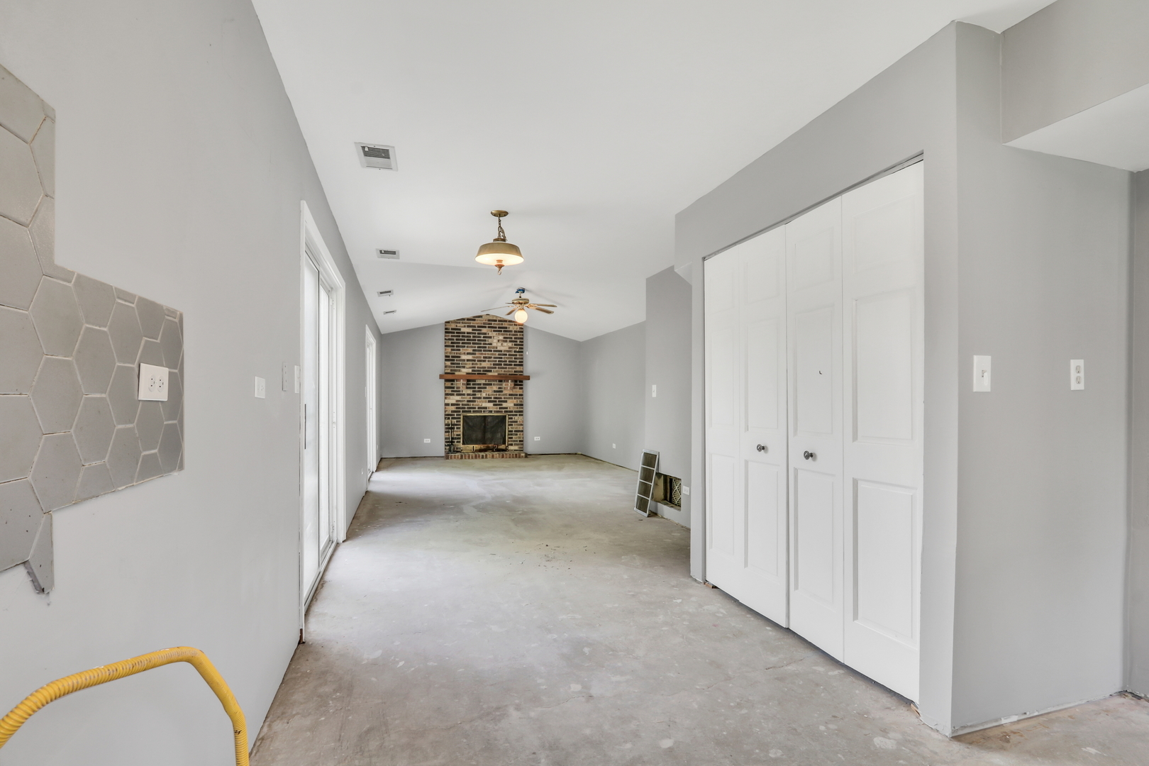 1953 Lawson Boulevard, Gurnee, IL 60031