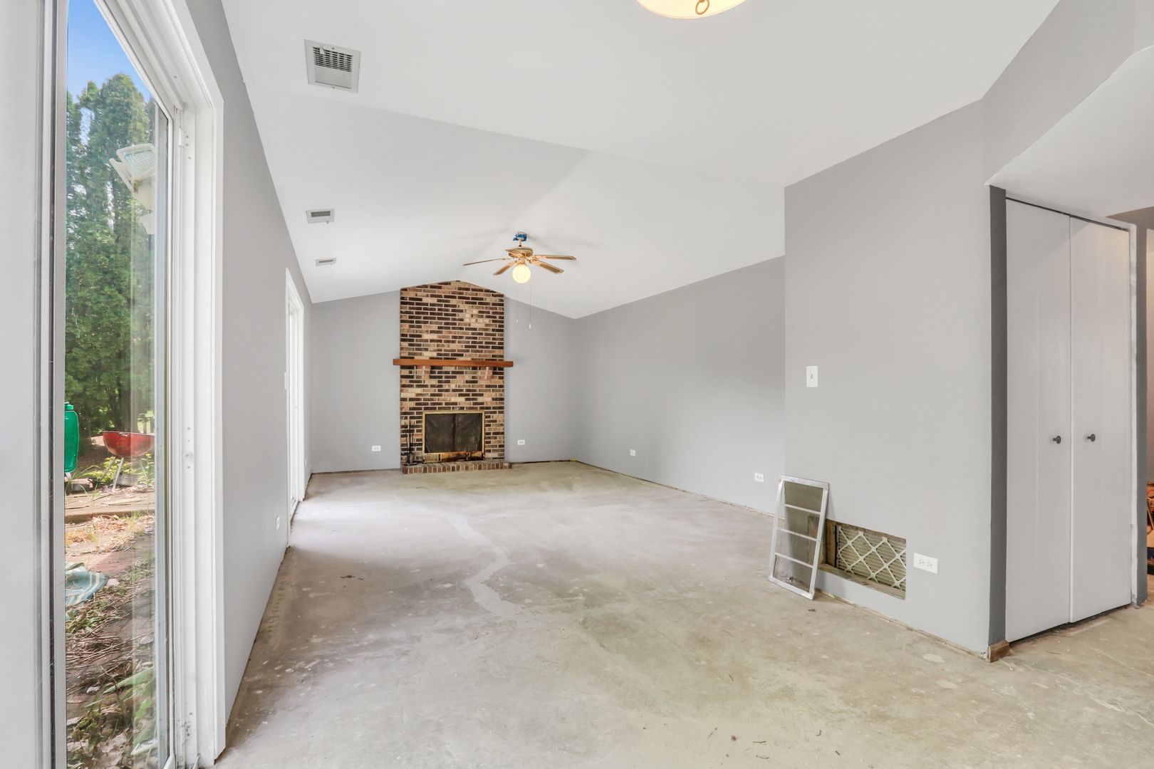 1953 Lawson Boulevard, Gurnee, IL 60031