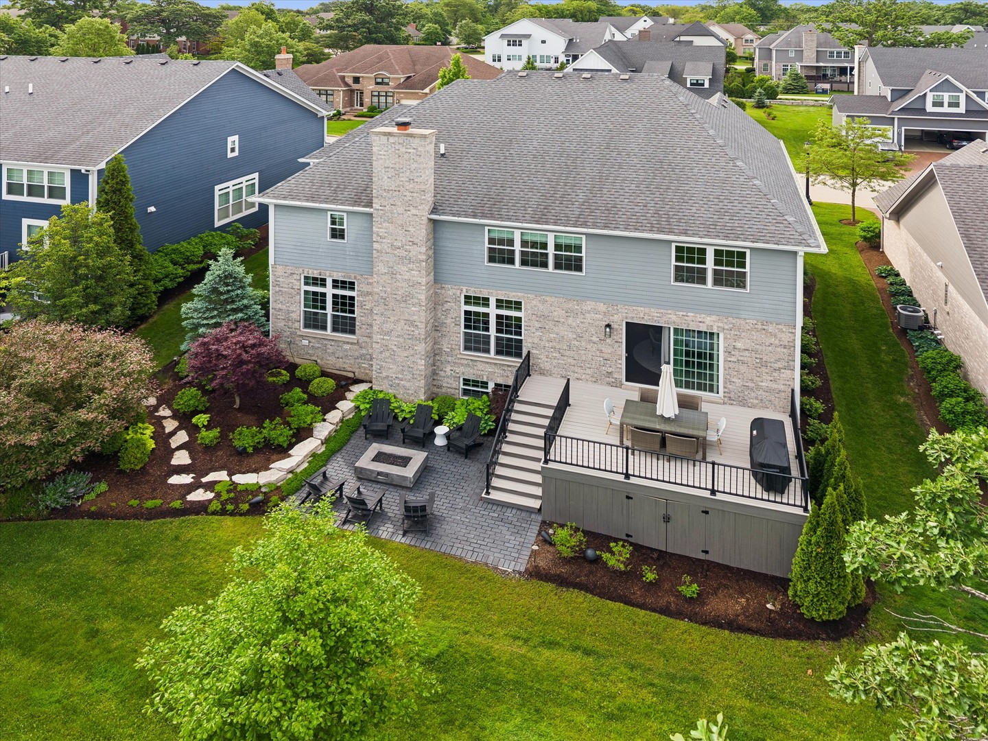 1102 White Pine Lane, Western Springs, IL 60558