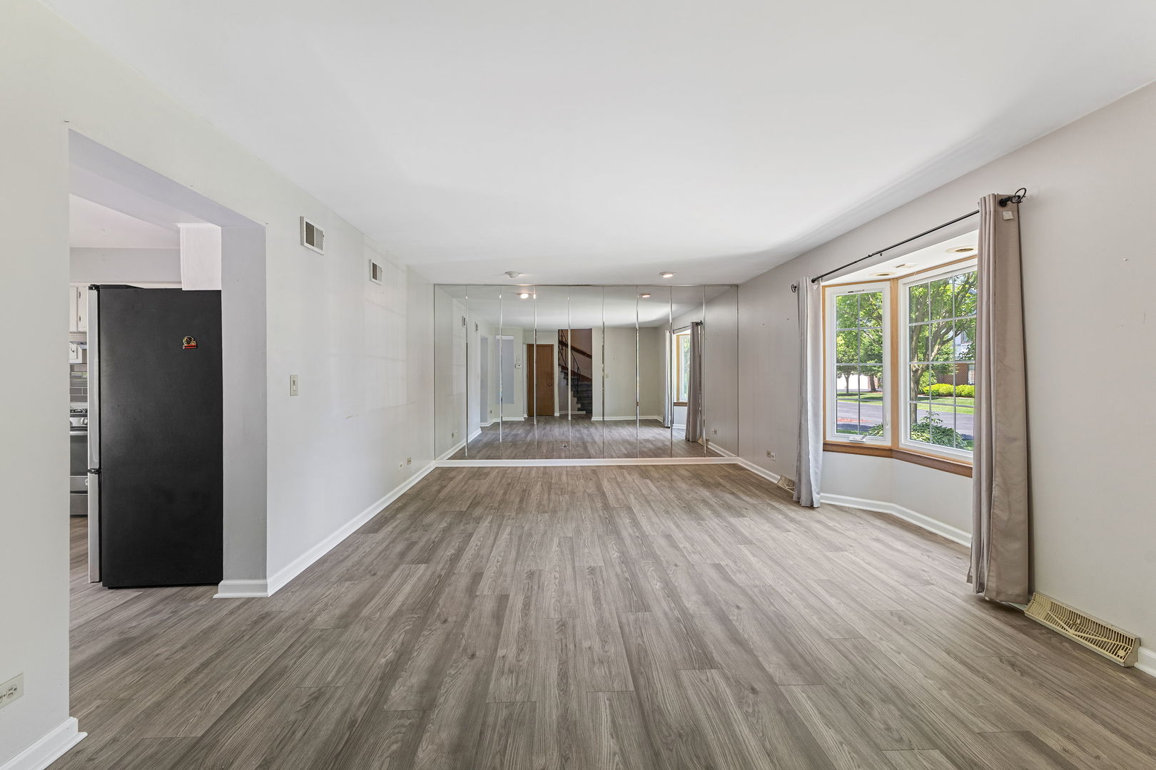 11716 S Black Forest Lane, Palos Park, IL 60464
