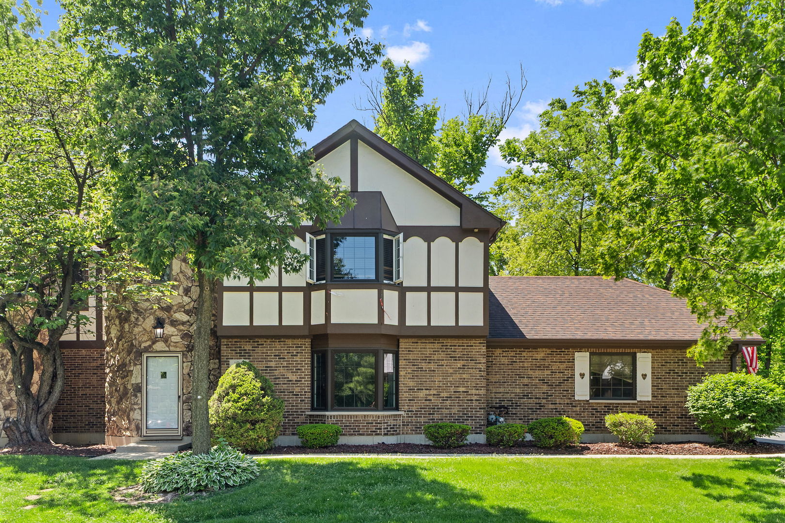 11716 S Black Forest Lane, Palos Park, IL 60464