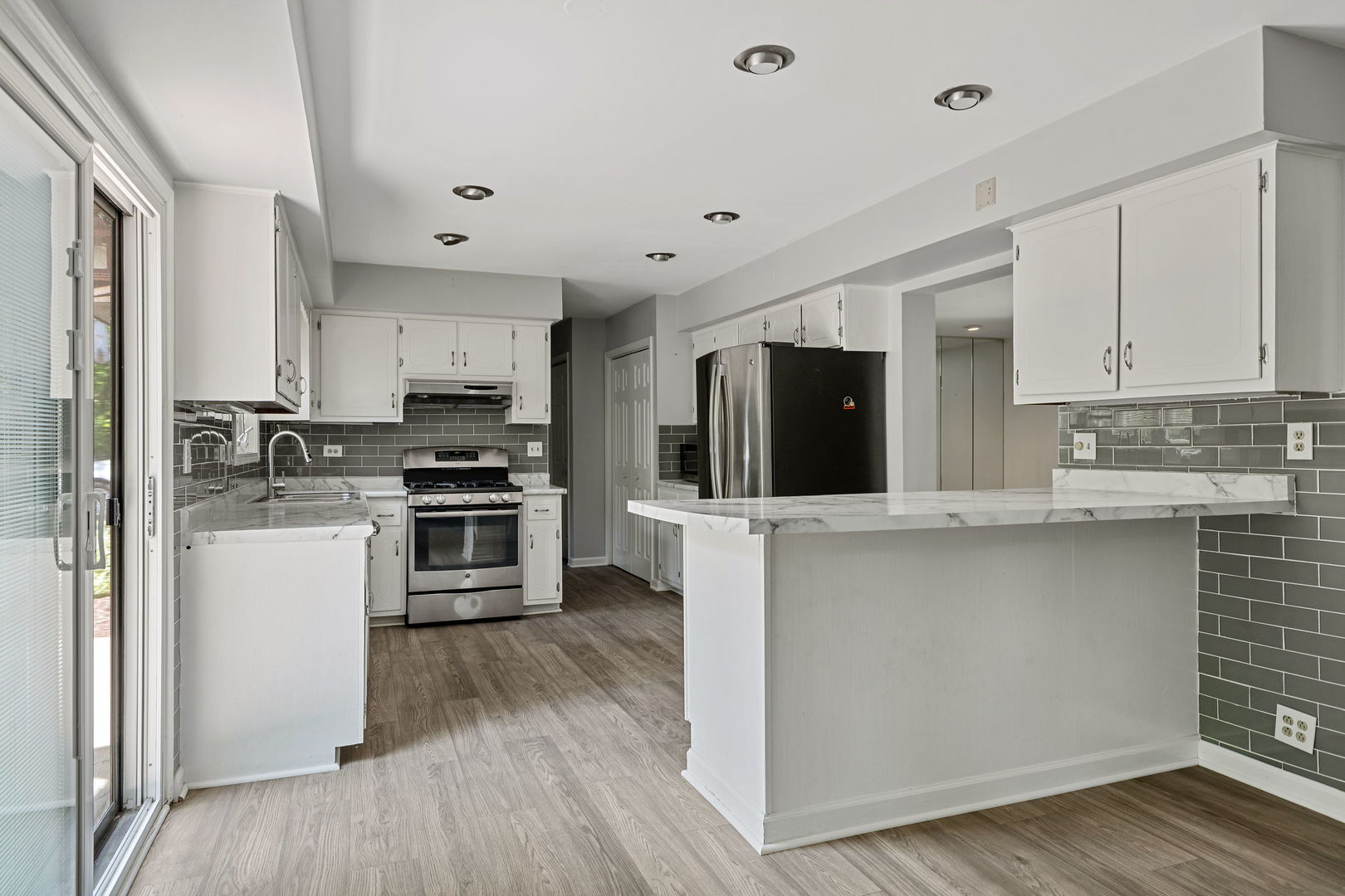 11716 S Black Forest Lane, Palos Park, IL 60464