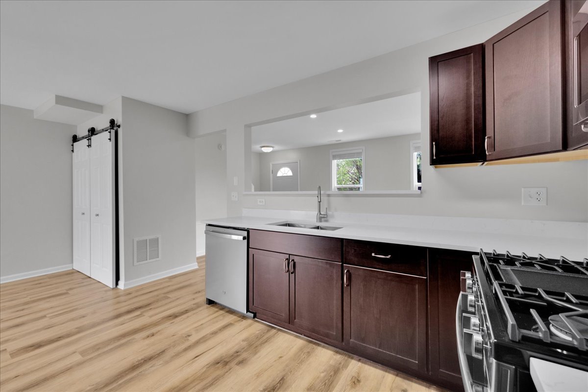943 Four Seasons Boulevard #943, Aurora, IL 60504