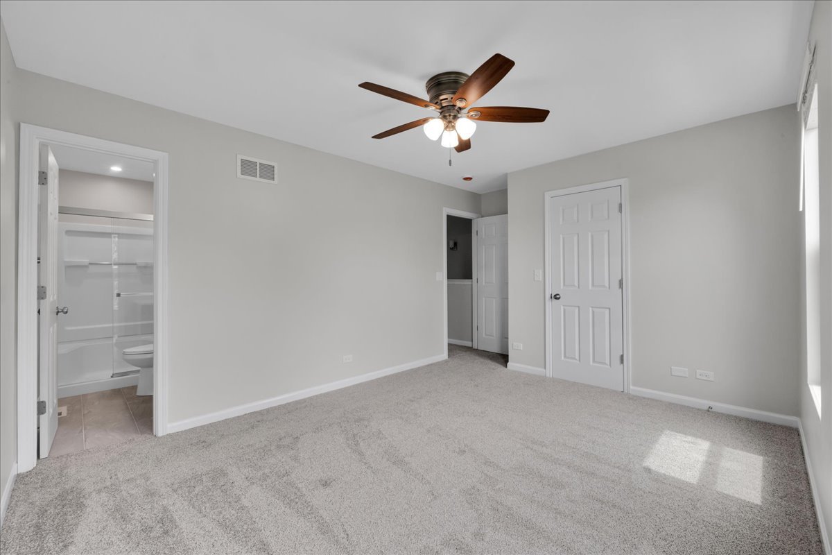 943 Four Seasons Boulevard #943, Aurora, IL 60504