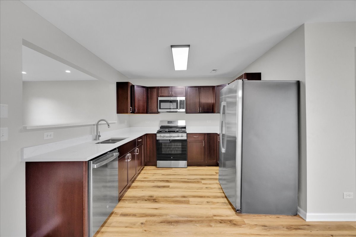 943 Four Seasons Boulevard #943, Aurora, IL 60504