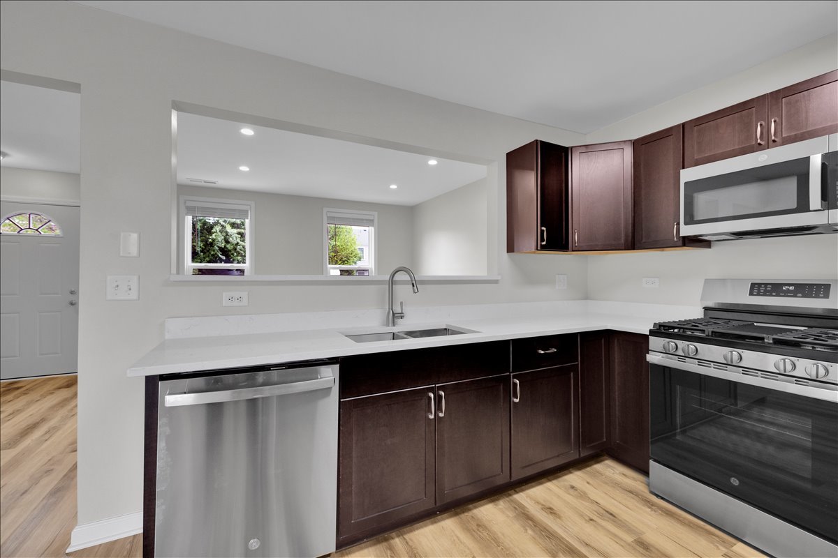 943 Four Seasons Boulevard #943, Aurora, IL 60504