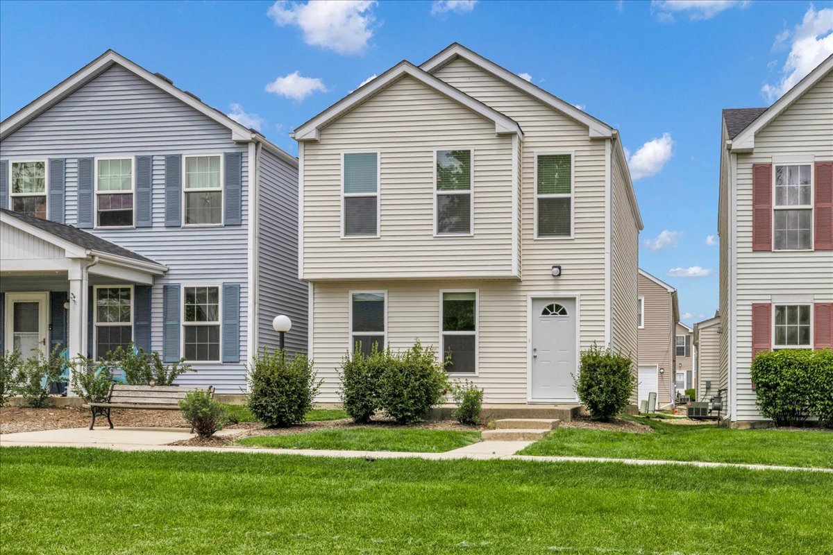 943 Four Seasons Boulevard #943, Aurora, IL 60504