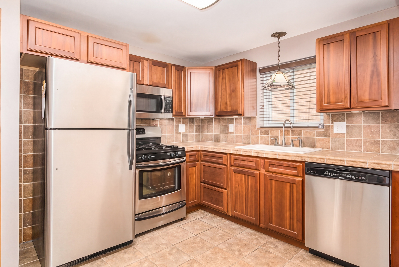 6811 N Olmsted Avenue #106, Chicago, IL 60631