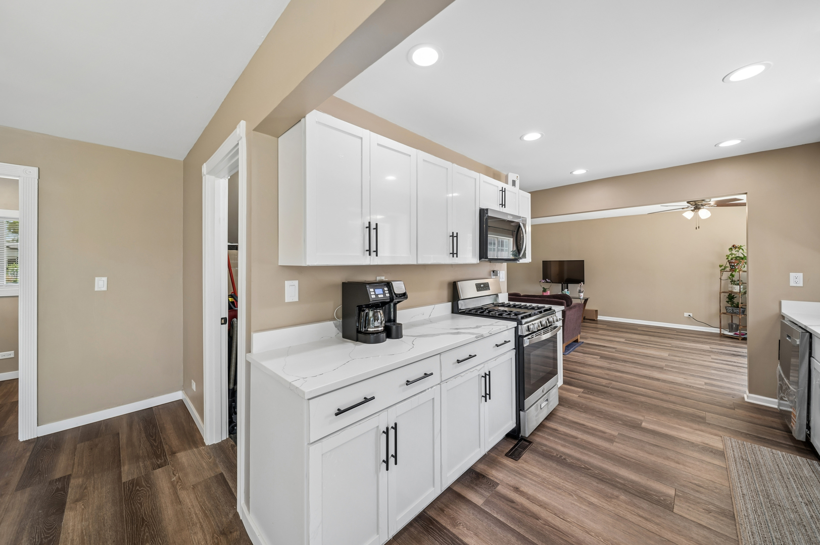 319 W Central Avenue, Lombard, IL 60148