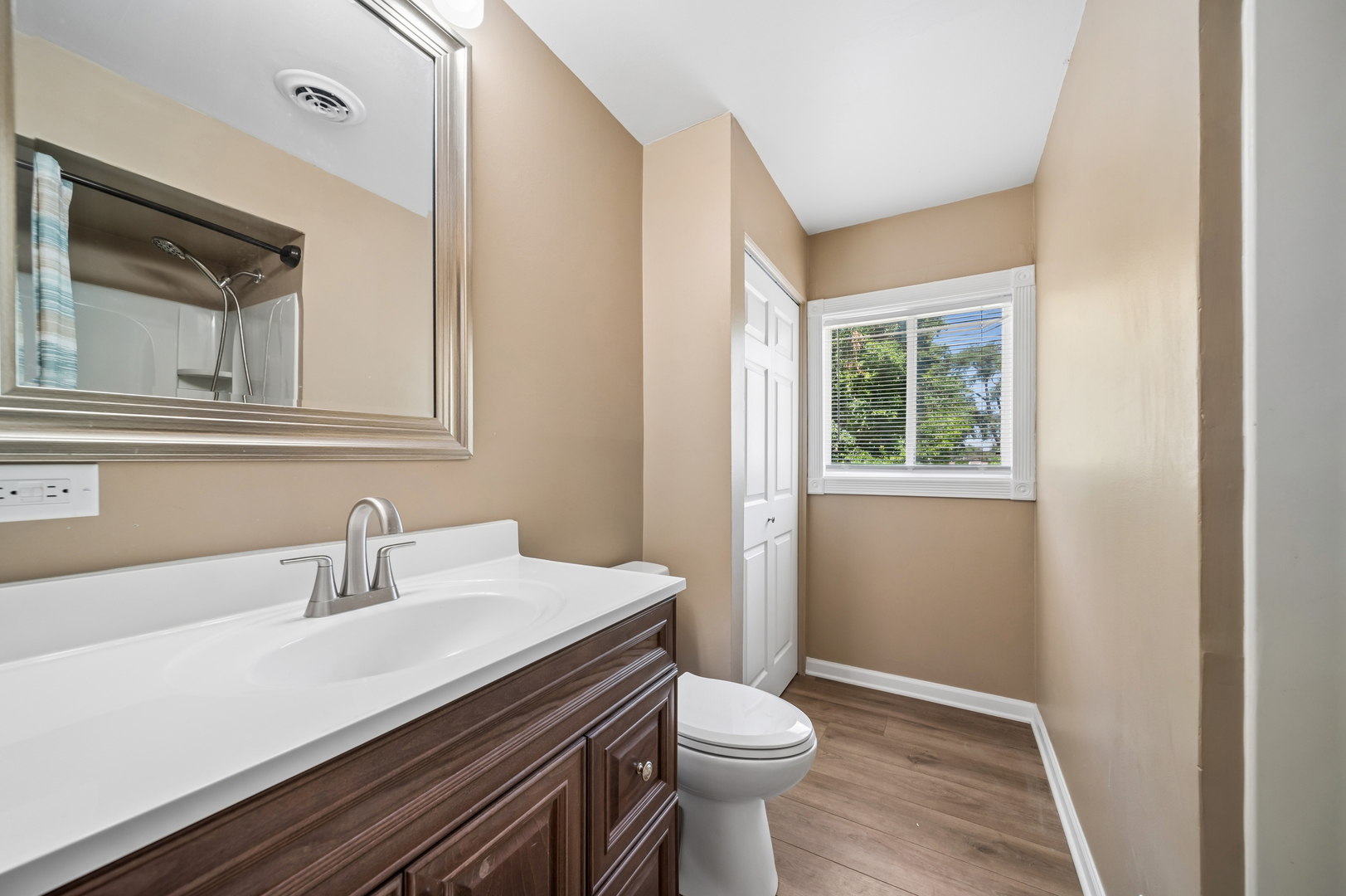 319 W Central Avenue, Lombard, IL 60148