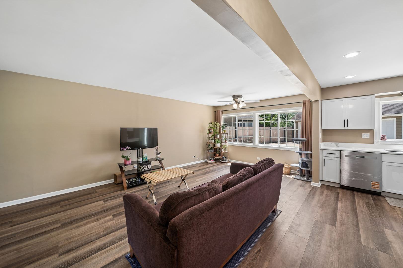 319 W Central Avenue, Lombard, IL 60148