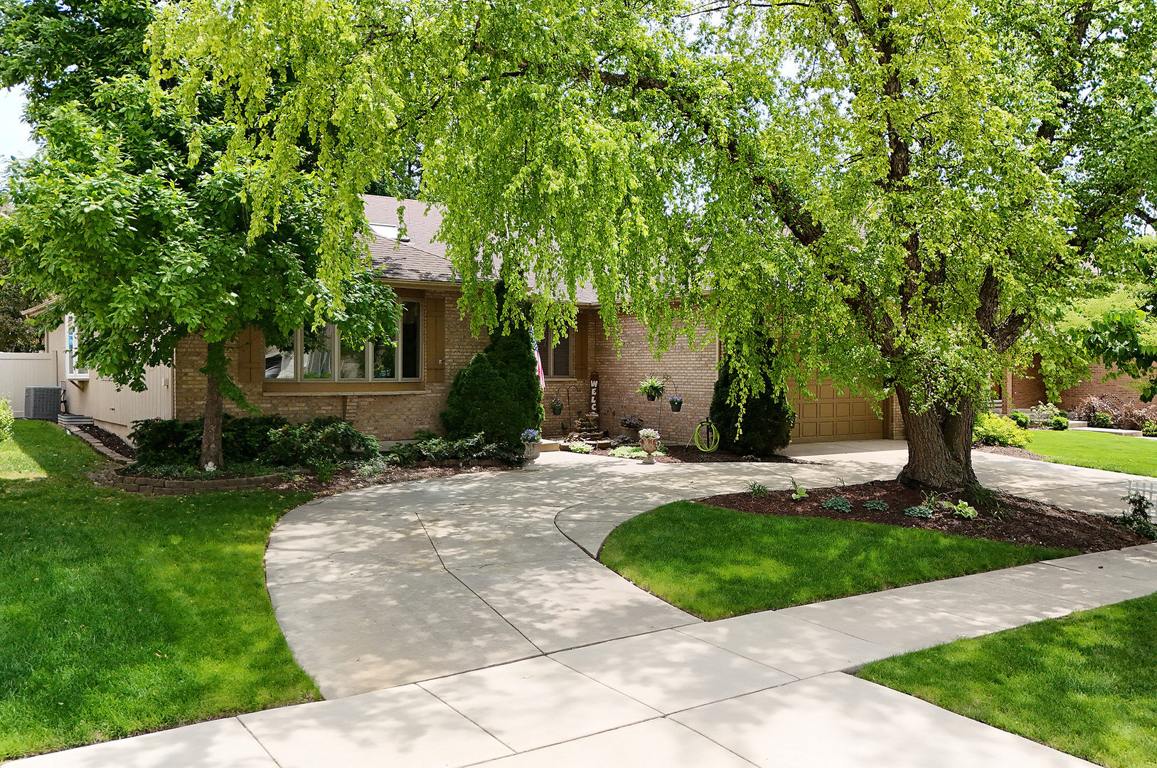 437 N Kevin Drive, Addison, IL 60101