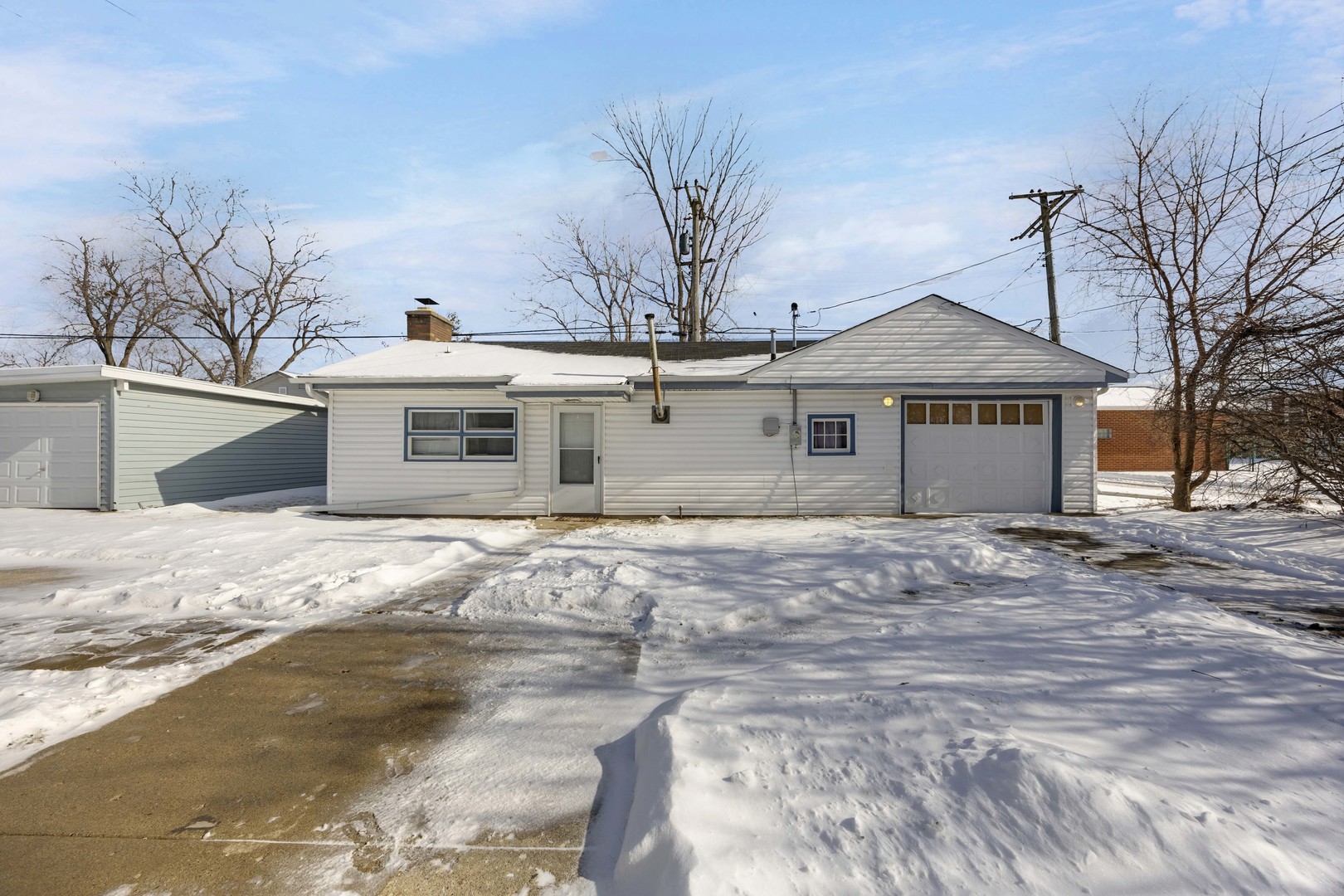 3333 Union Avenue, Steger, IL 60475