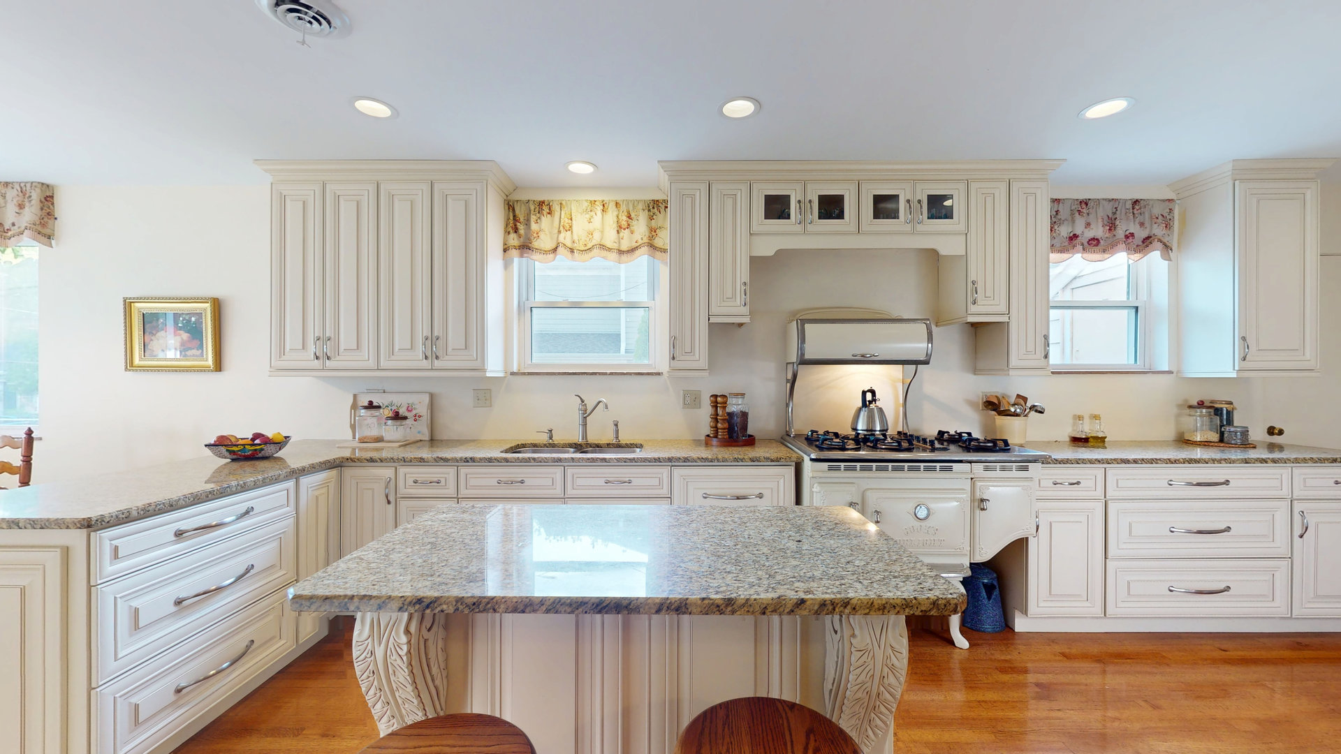 315 E Union Avenue, Wheaton, IL 60187