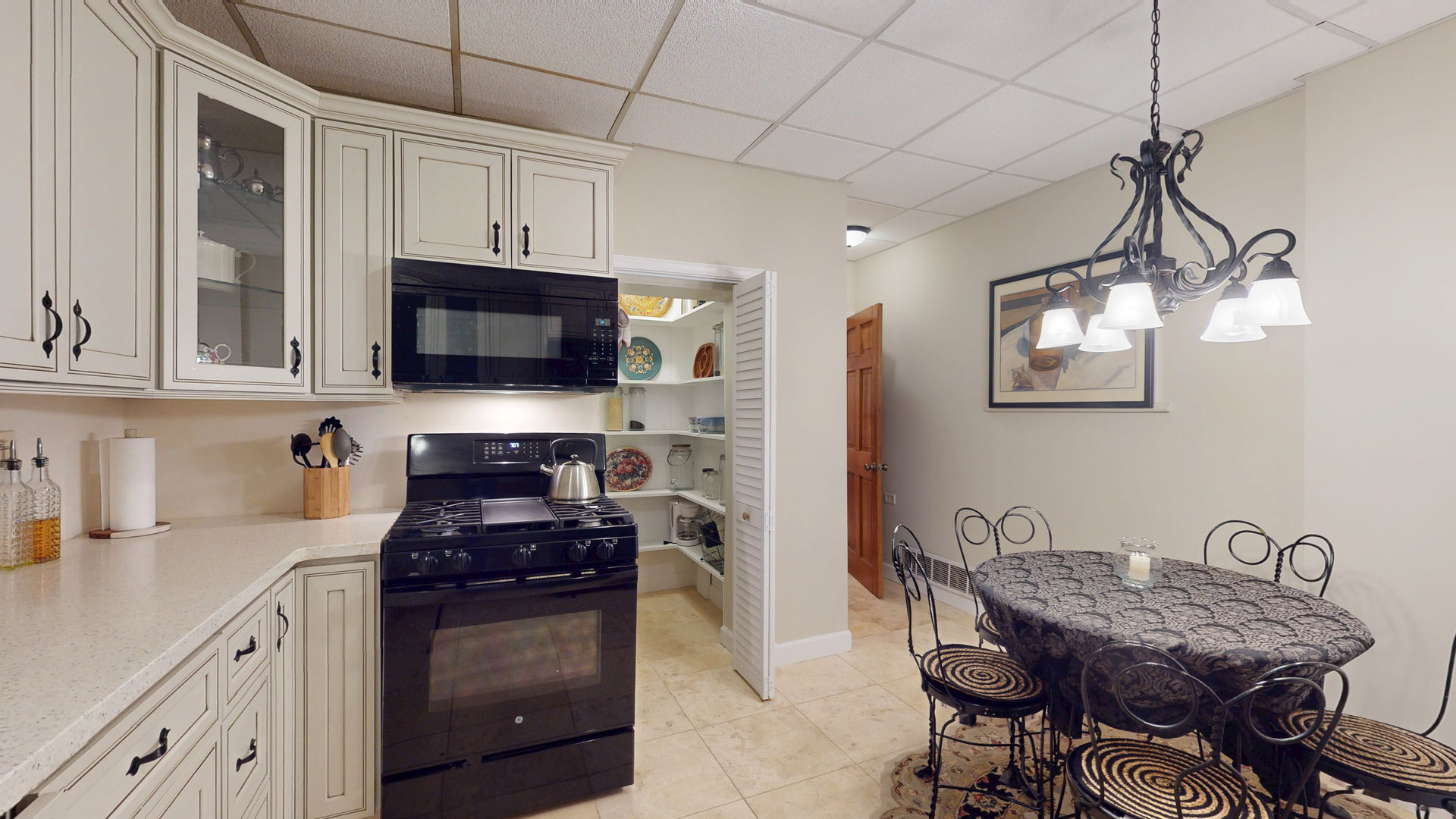 315 E Union Avenue, Wheaton, IL 60187