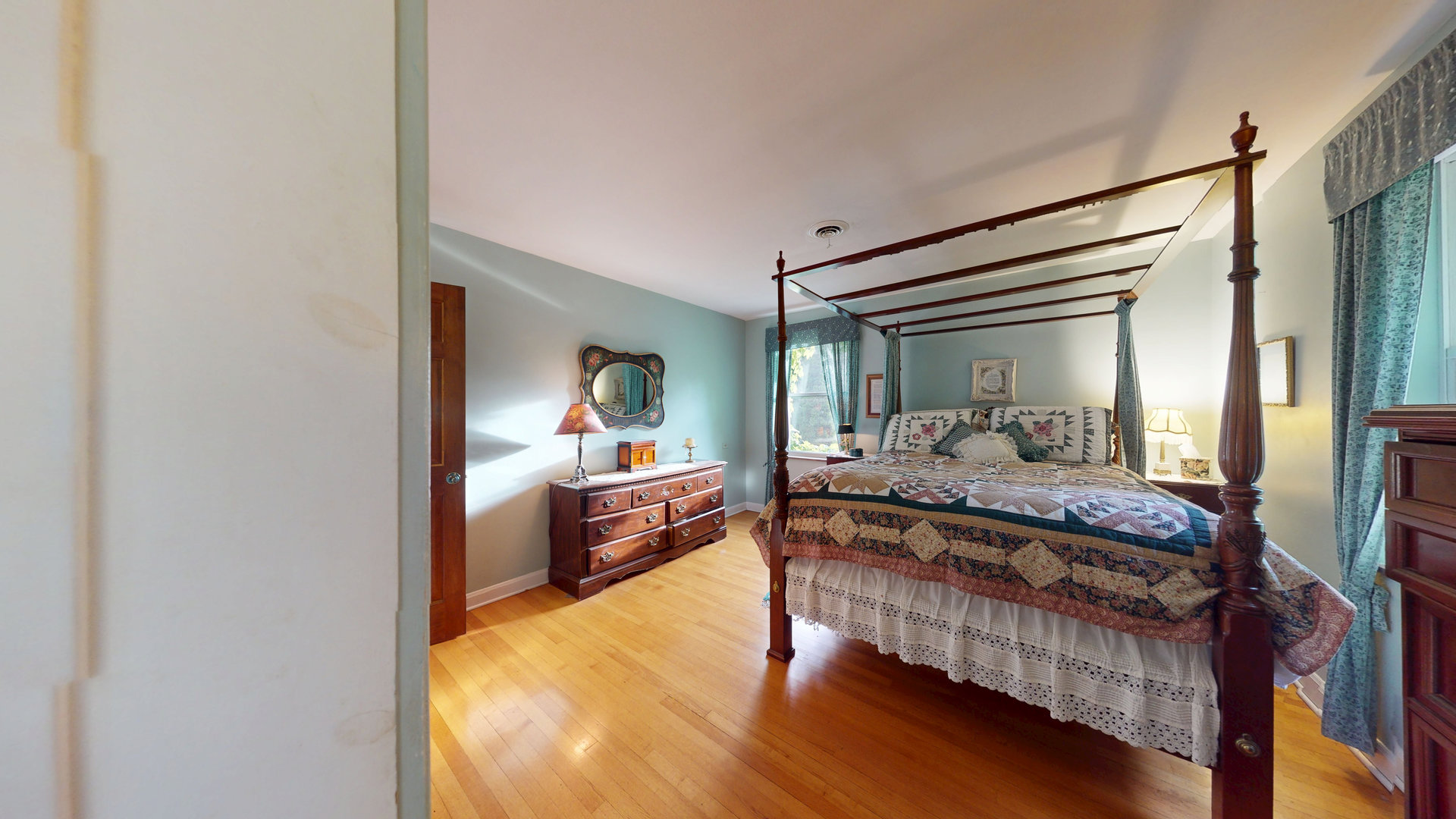 315 E Union Avenue, Wheaton, IL 60187