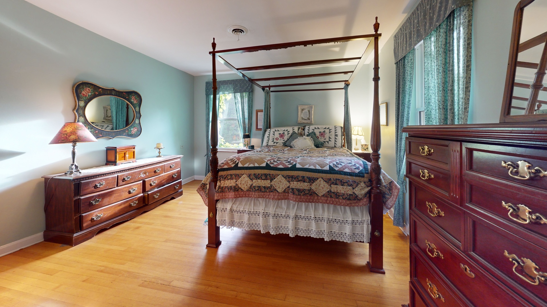 315 E Union Avenue, Wheaton, IL 60187