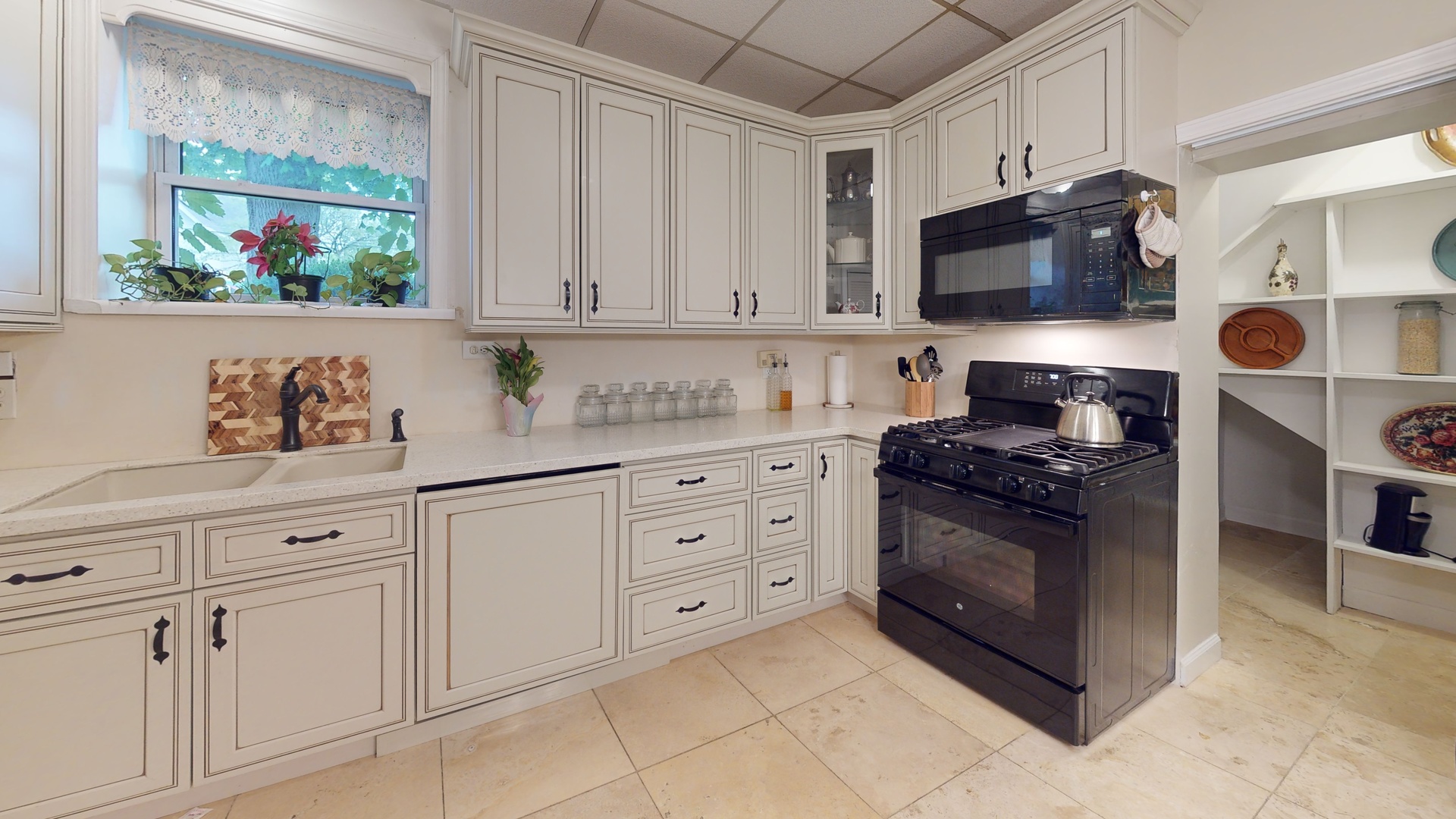 315 E Union Avenue, Wheaton, IL 60187