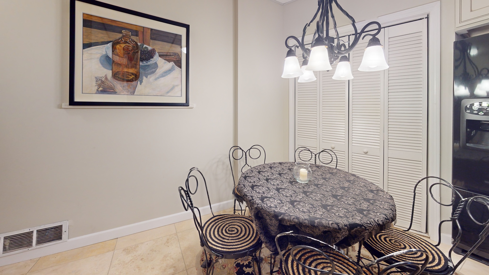 315 E Union Avenue, Wheaton, IL 60187