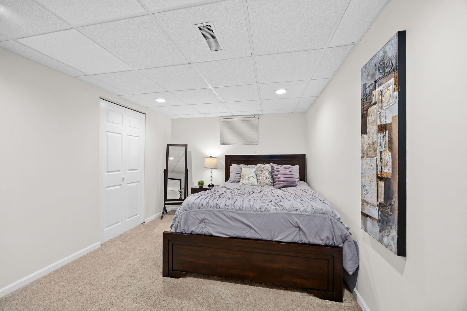 1680 Logan Street, Roselle, IL 60172