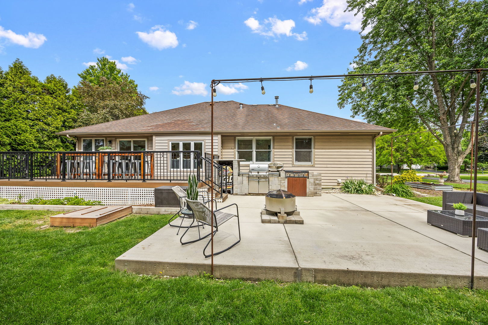 1680 Logan Street, Roselle, IL 60172