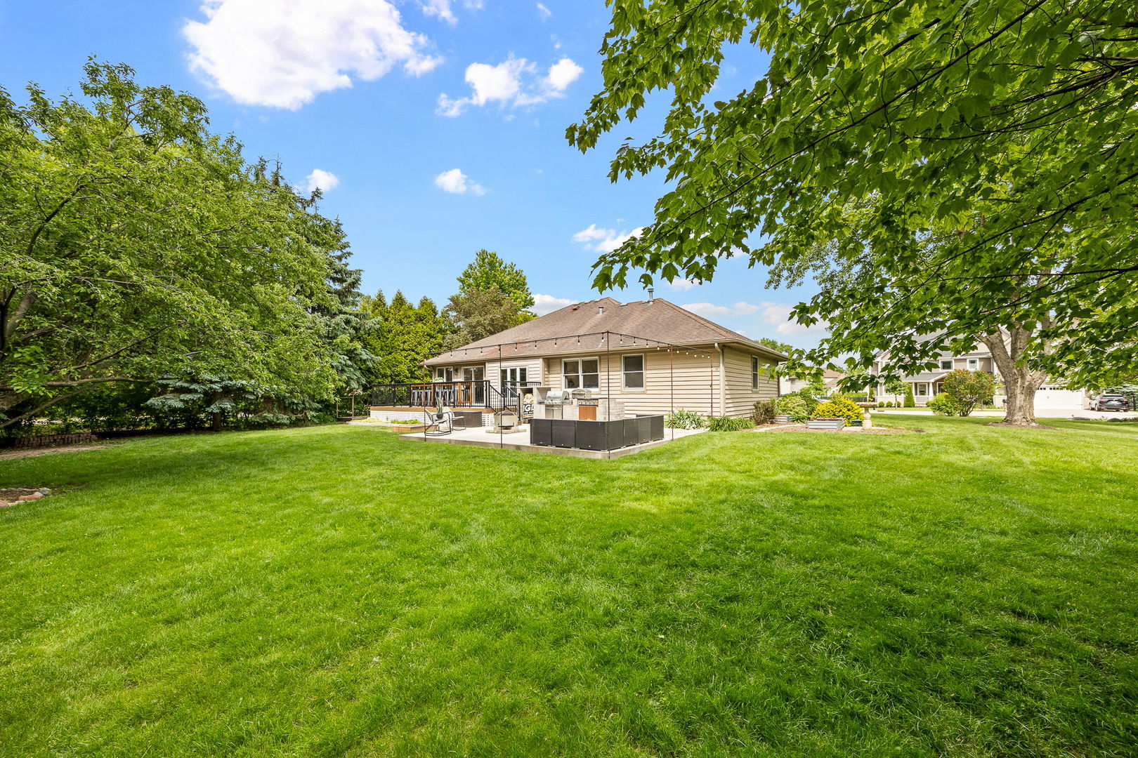 1680 Logan Street, Roselle, IL 60172