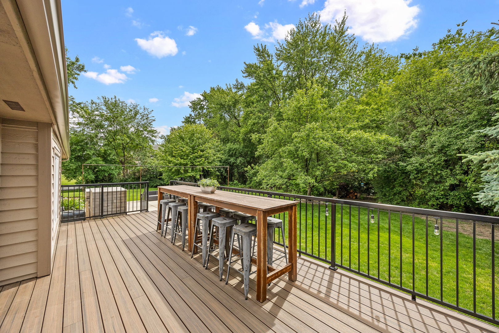1680 Logan Street, Roselle, IL 60172