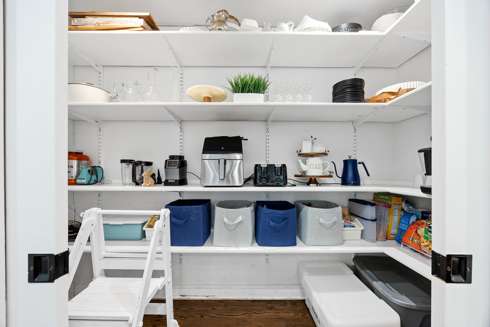 1680 Logan Street, Roselle, IL 60172