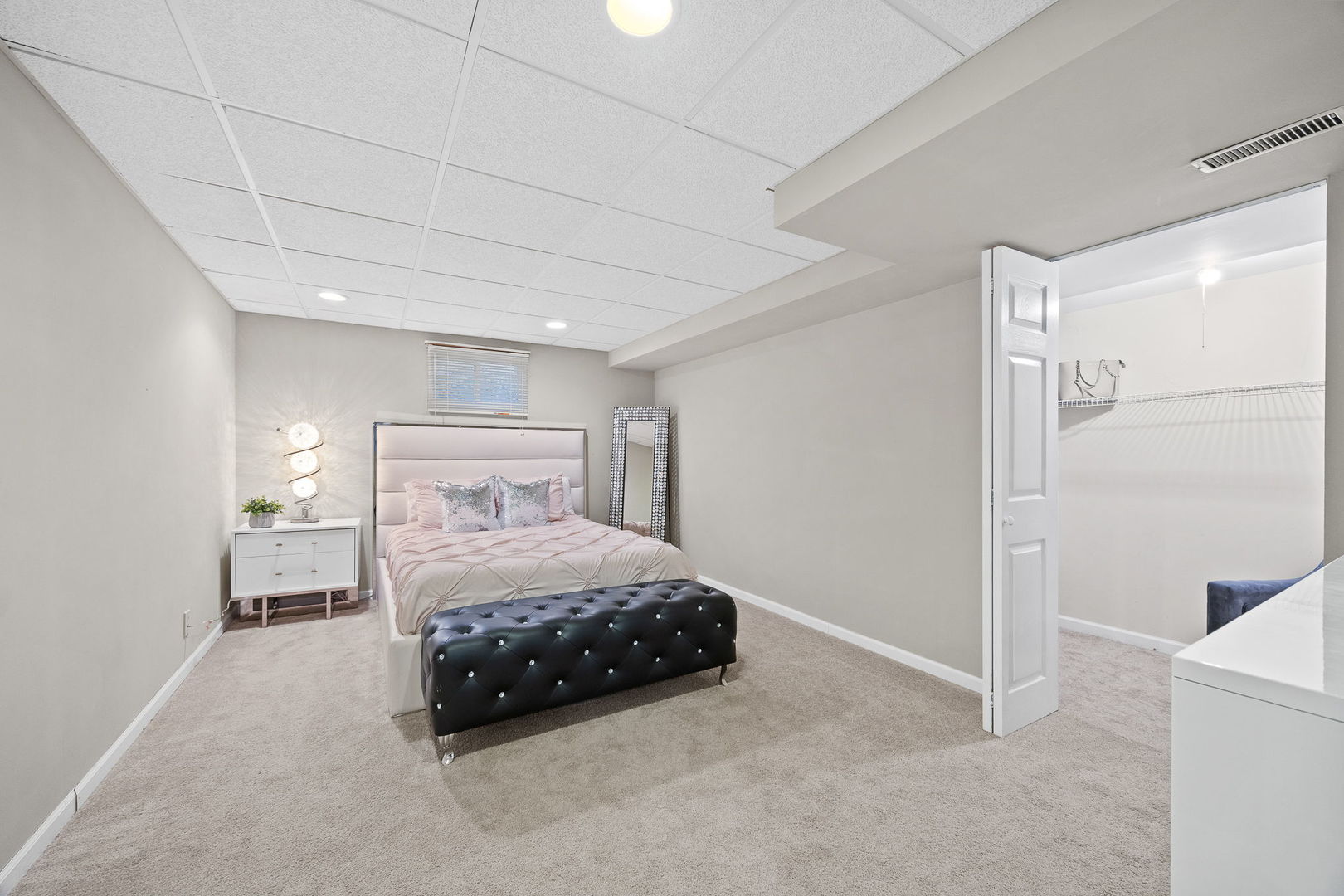 1680 Logan Street, Roselle, IL 60172