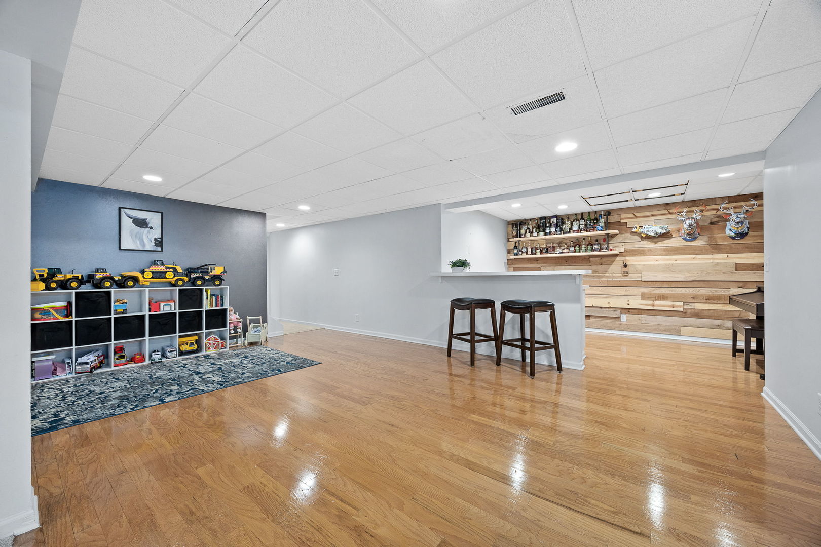 1680 Logan Street, Roselle, IL 60172