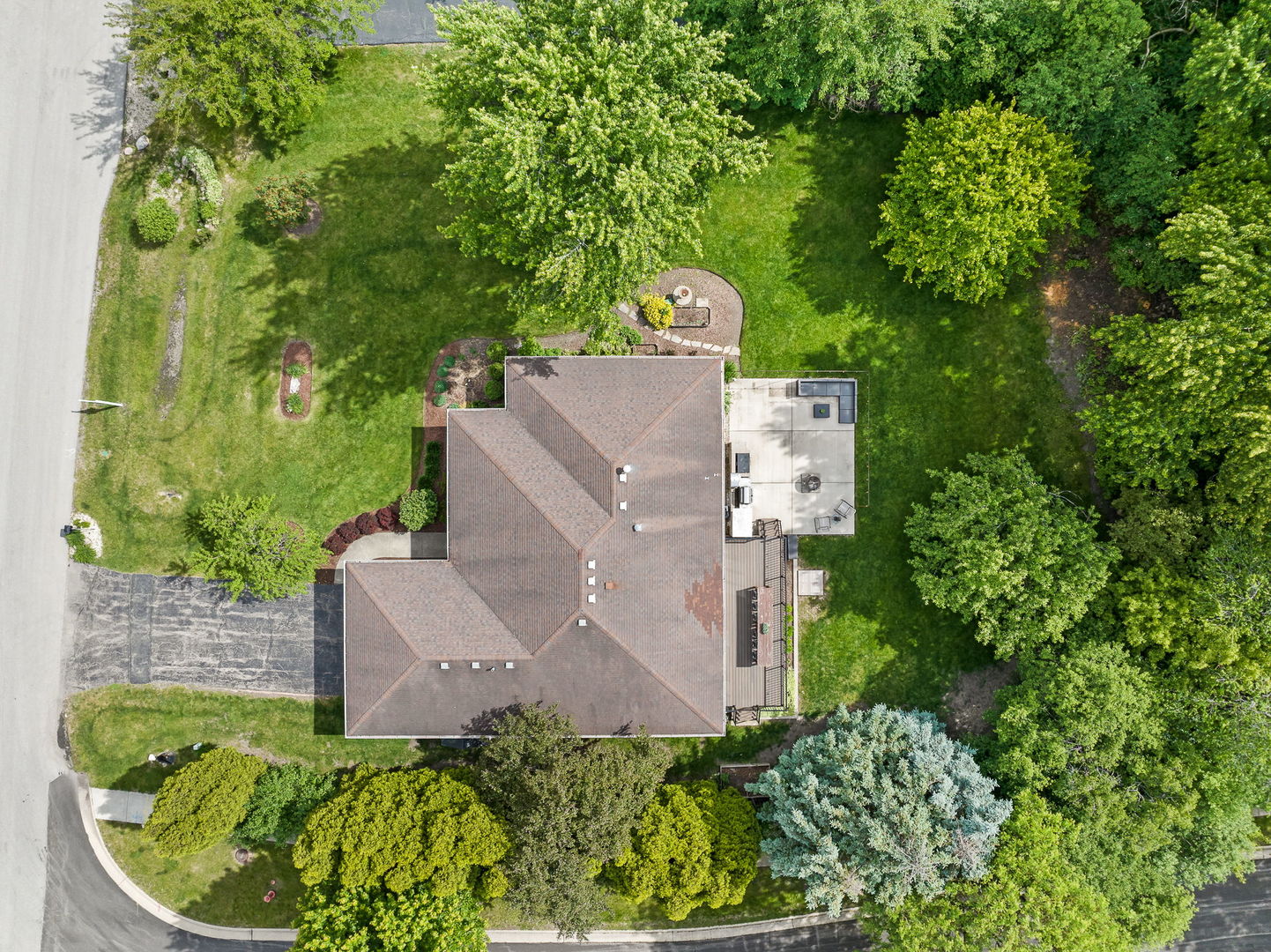 1680 Logan Street, Roselle, IL 60172