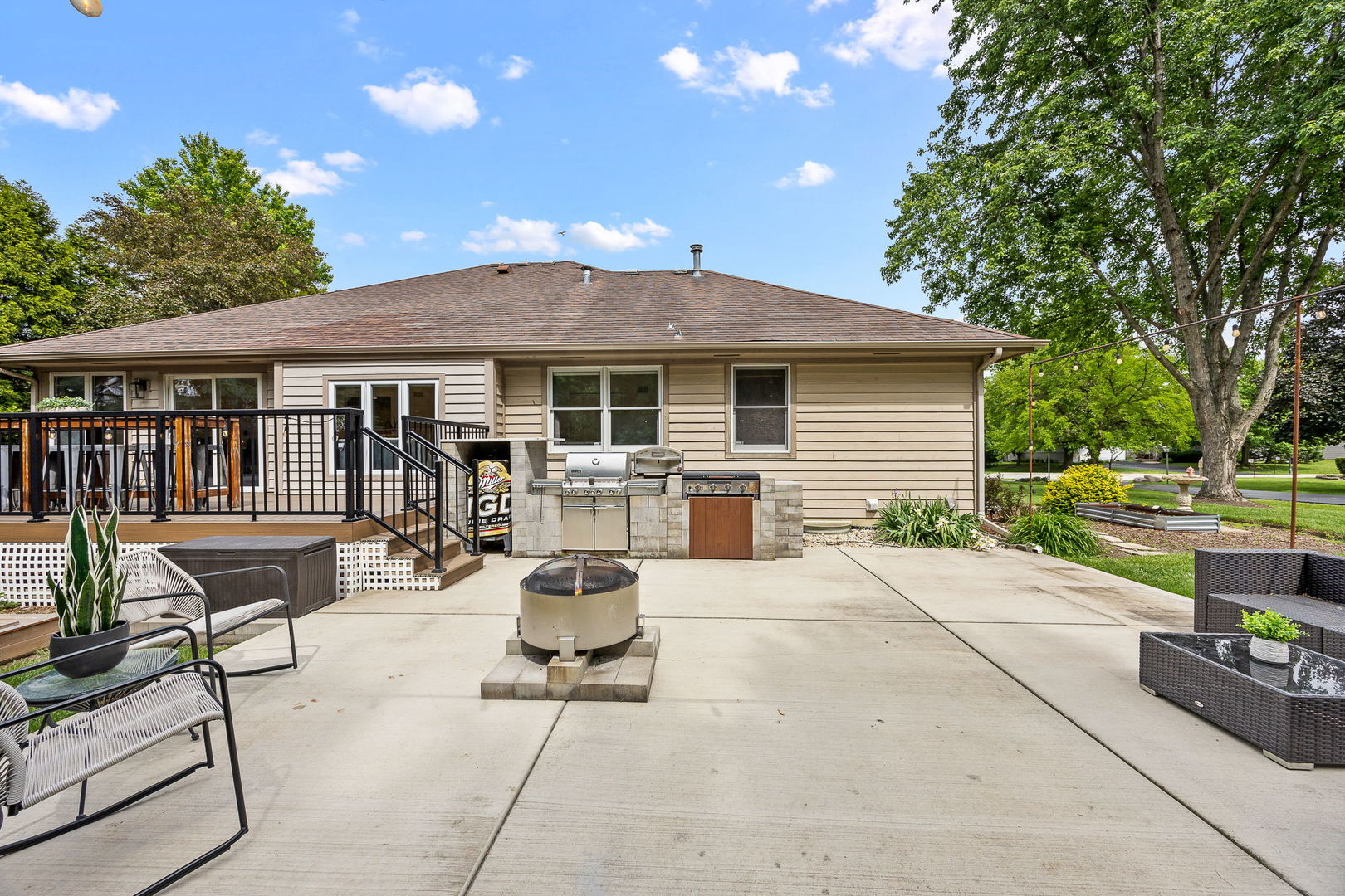 1680 Logan Street, Roselle, IL 60172