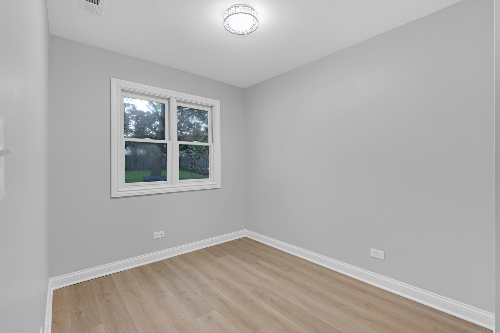 15 Johnathan Road, Lake Zurich, IL 60047
