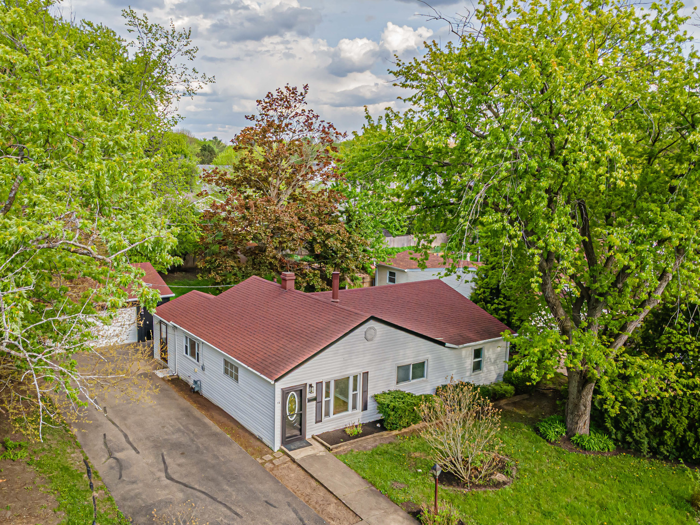 15 Johnathan Road, Lake Zurich, IL 60047