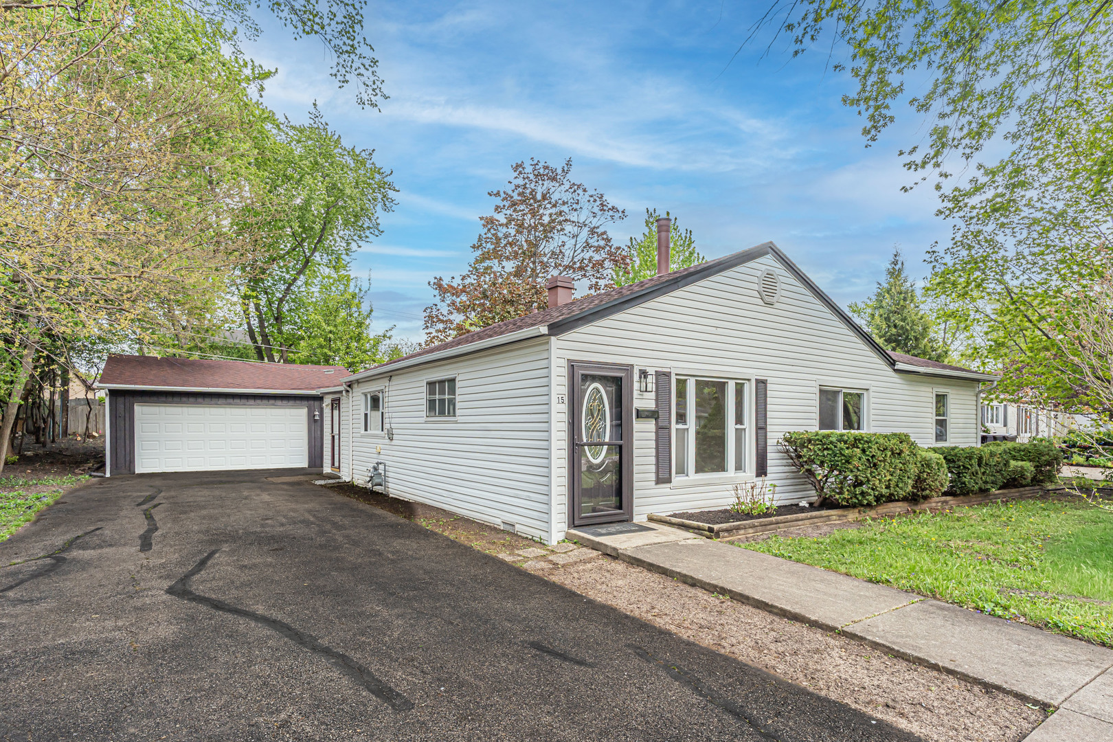 15 Johnathan Road, Lake Zurich, IL 60047