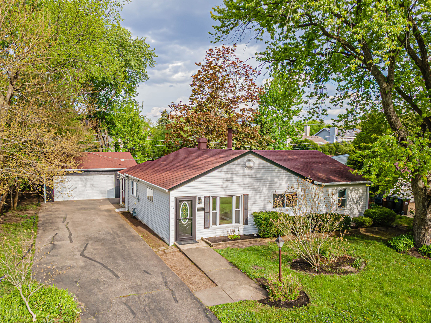 15 Johnathan Road, Lake Zurich, IL 60047
